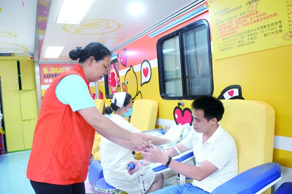 愛心獻(xiàn)血屋獻(xiàn)血前需要注意什么？生產(chǎn)廠家告訴你這三點(diǎn)非常重要