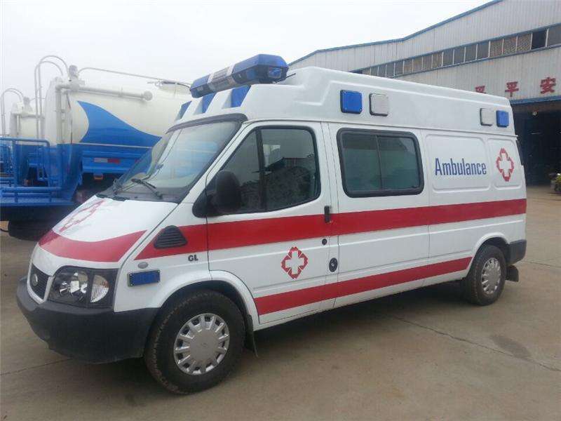 救護(hù)車和醫(yī)療車有什么區(qū)別？救護(hù)車廠家專業(yè)為你解答。01