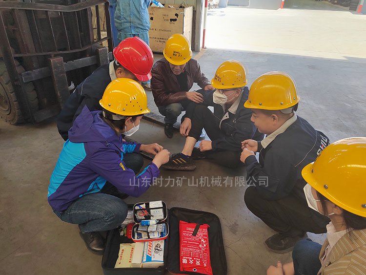 加強企業(yè)防患意識，積極開展叉車安全事故應(yīng)急救援演練